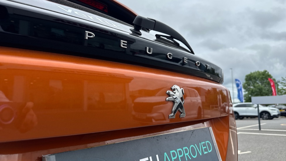Peugeot 2008 100kW Active Premium+ 50kWh 5dr Auto Electric Estate - Image 49