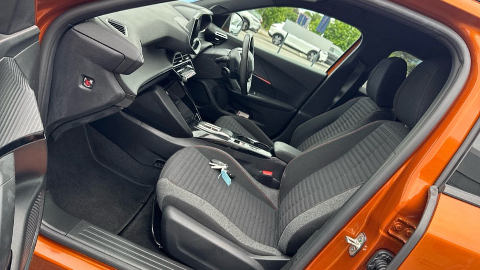Peugeot 2008 100kW Active Premium+ 50kWh 5dr Auto Electric Estate - Image 51