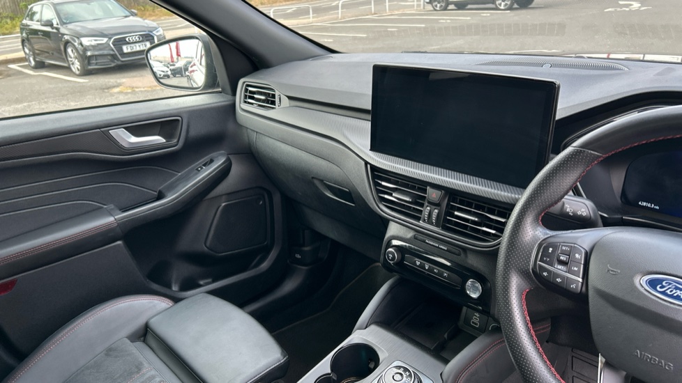 Ford Kuga 2.5 FHEV ST-Line 5dr CVT Hybrid Estate - Image 14