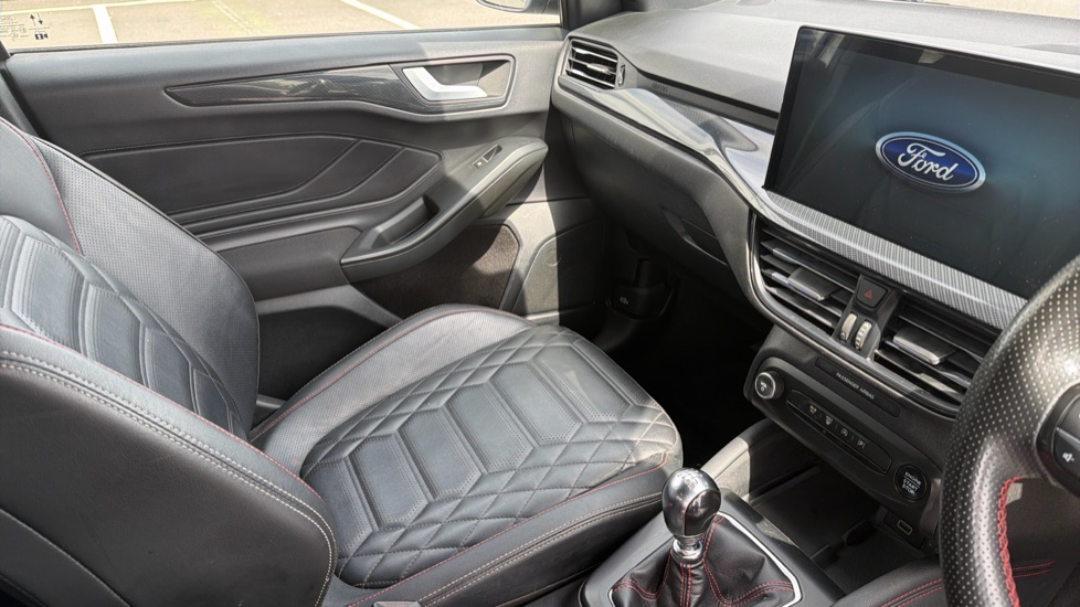 Ford Focus 1.0 EcoBoost ST-Line X 5dr Petrol Hatchback - Image 14