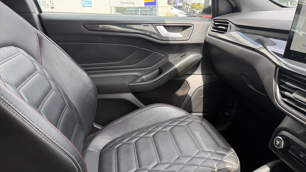 Ford Focus 1.0 EcoBoost ST-Line X 5dr Petrol Hatchback - Image 29
