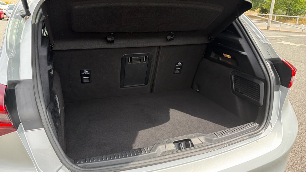 Ford Focus 1.0 EcoBoost ST-Line X 5dr Petrol Hatchback - Image 43