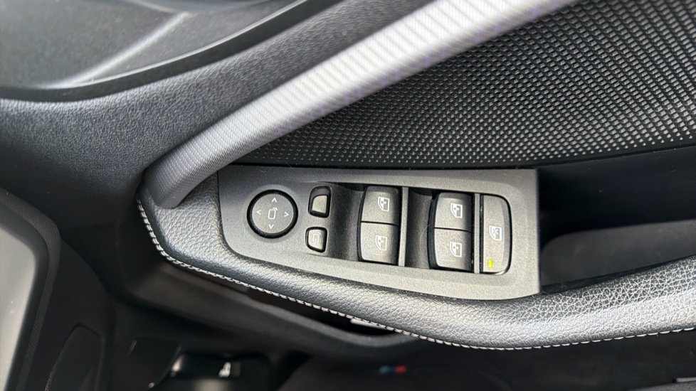 BMW 1 Series 118i M Sport 5dr Petrol Hatchback - Image 27