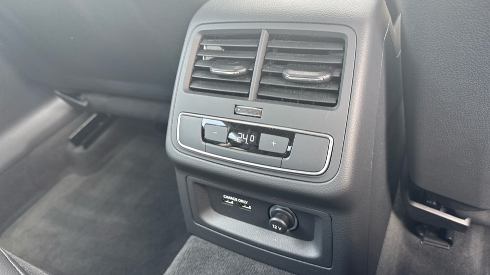 Audi A5 35 TFSI Sport 5dr S Tronic Petrol Hatchback - Image 27