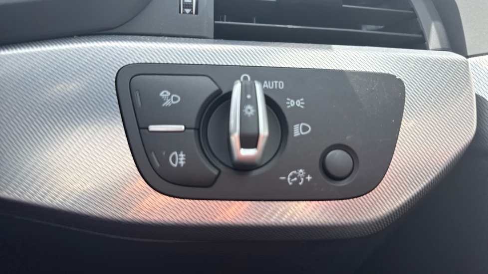 Audi A5 35 TFSI Sport 5dr S Tronic Petrol Hatchback - Image 32