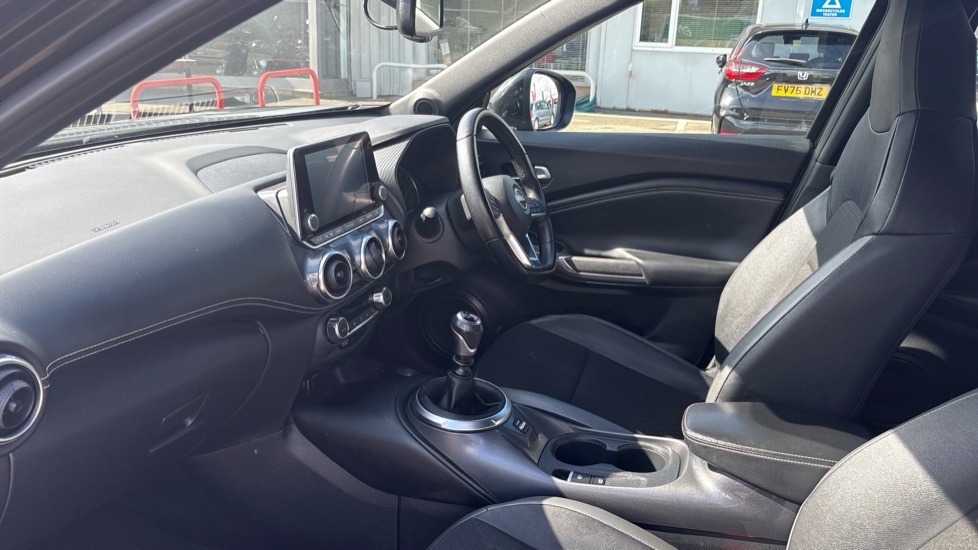 Nissan Juke 1.0 DiG-T 114 N-Connecta 5dr Petrol Hatchback - Image 9