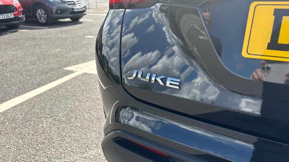 Nissan Juke 1.0 DiG-T 114 N-Connecta 5dr Petrol Hatchback - Image 35