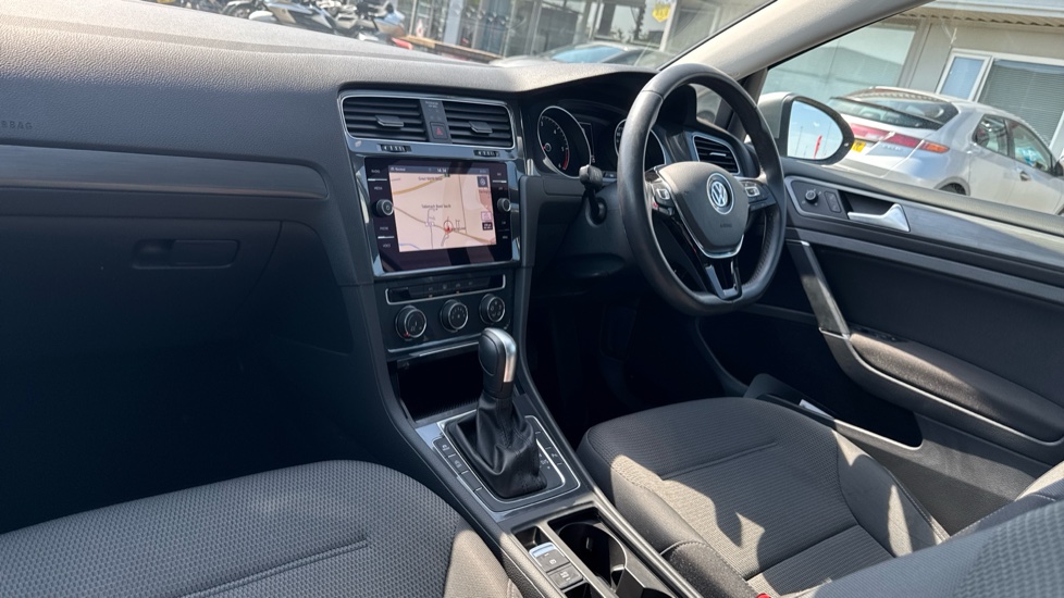 Volkswagen Golf 2.0 TDI Match 5dr DSG Diesel Hatchback - Image 9