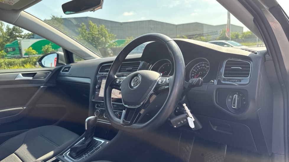 Volkswagen Golf 2.0 TDI Match 5dr DSG Diesel Hatchback - Image 11