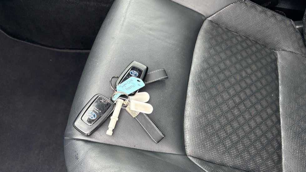 Toyota C-HR 1.8 Hybrid Excel 5dr CVT Hybrid Hatchback - Image 20
