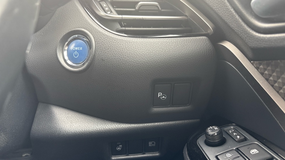 Toyota C-HR 1.8 Hybrid Excel 5dr CVT Hybrid Hatchback - Image 25