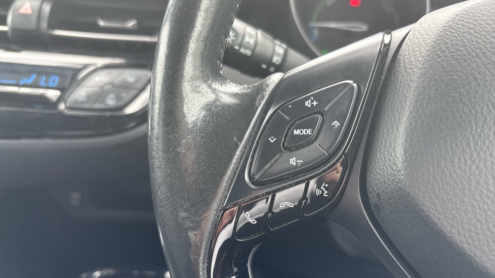 Toyota C-HR 1.8 Hybrid Excel 5dr CVT Hybrid Hatchback - Image 31