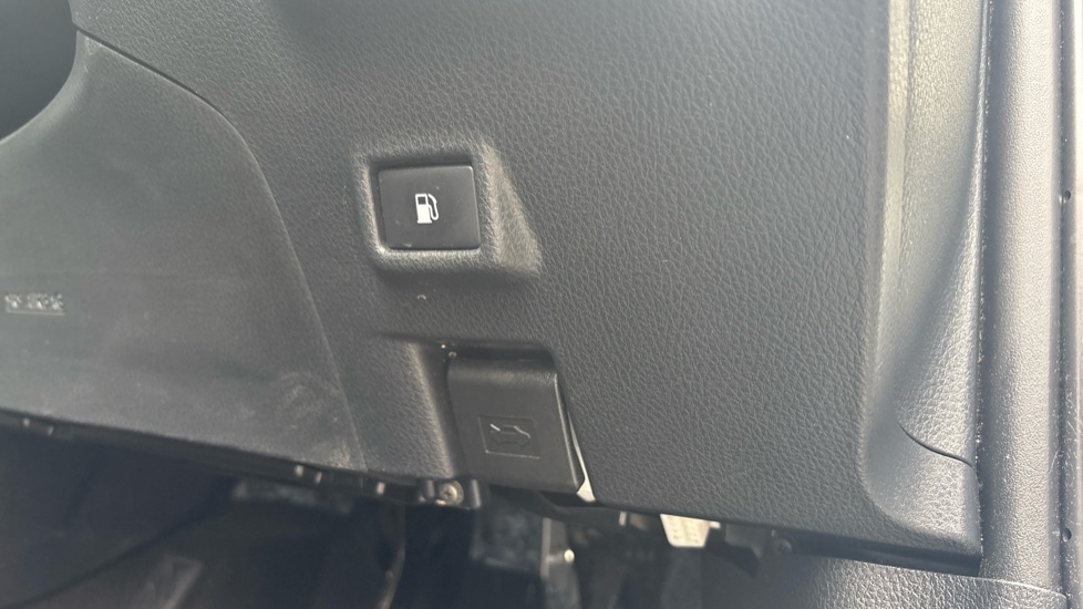 Toyota C-HR 1.8 Hybrid Excel 5dr CVT Hybrid Hatchback - Image 40