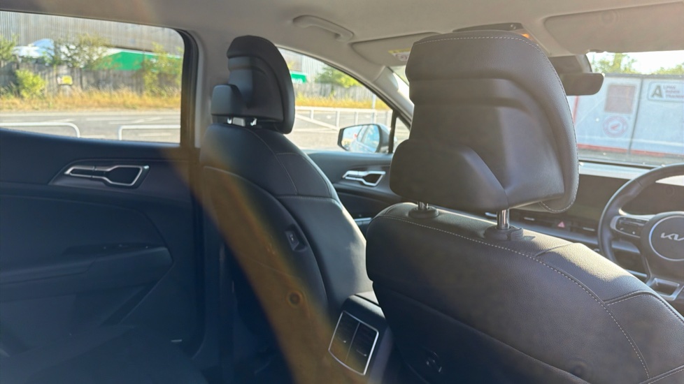 Kia Sportage 1.6T GDi 157 48V ISG 3 5dr Petrol Estate - Image 27