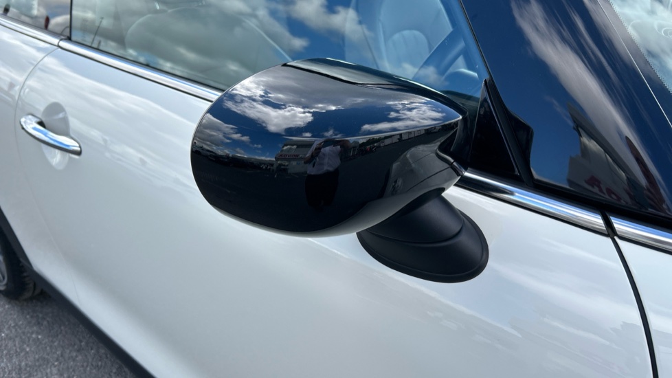MINI Hatchback 2.0 Cooper S Exclusive II 3dr Auto Petrol Hatchback - Image 34