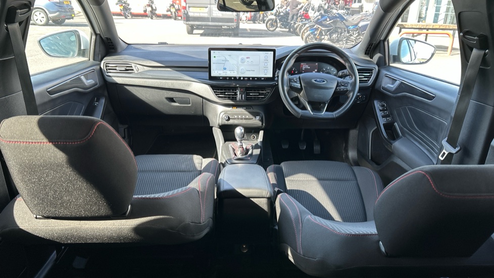 Ford Focus 1.0 EcoBoost Hybrid mHEV ST-Line 5dr Petrol Hatchback - Image 10