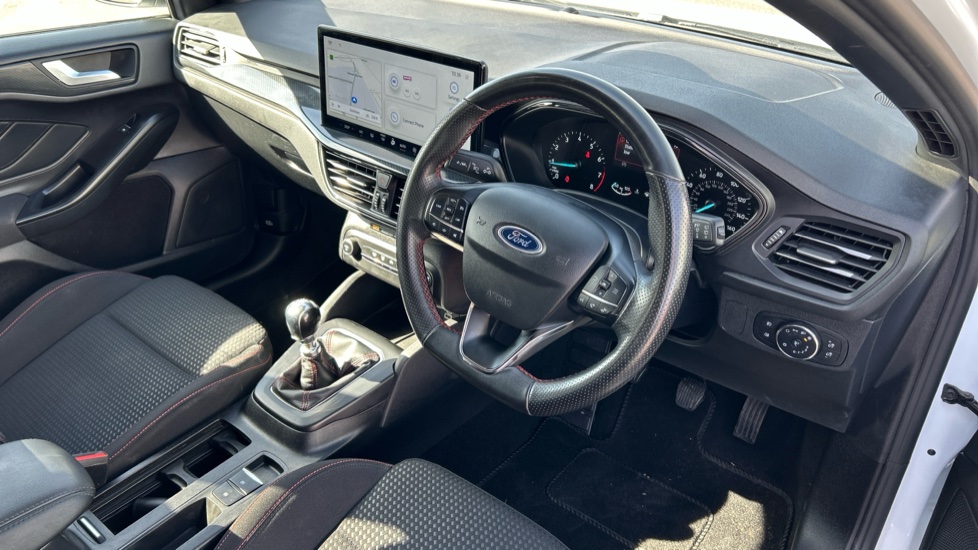 Ford Focus 1.0 EcoBoost Hybrid mHEV ST-Line 5dr Petrol Hatchback - Image 11