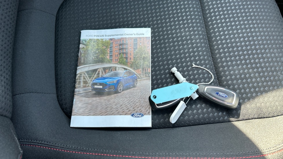 Ford Focus 1.0 EcoBoost Hybrid mHEV ST-Line 5dr Petrol Hatchback - Image 19