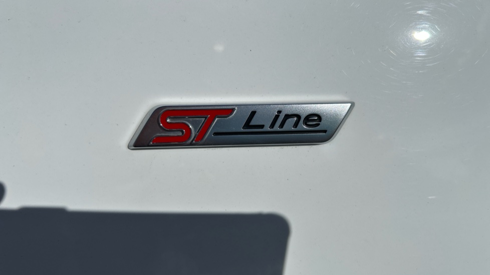 Ford Focus 1.0 EcoBoost Hybrid mHEV ST-Line 5dr Petrol Hatchback - Image 25