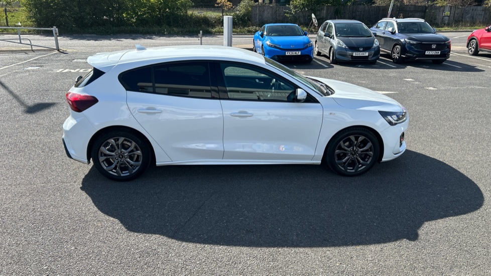 Ford Focus 1.0 EcoBoost Hybrid mHEV ST-Line 5dr Petrol Hatchback - Image 30