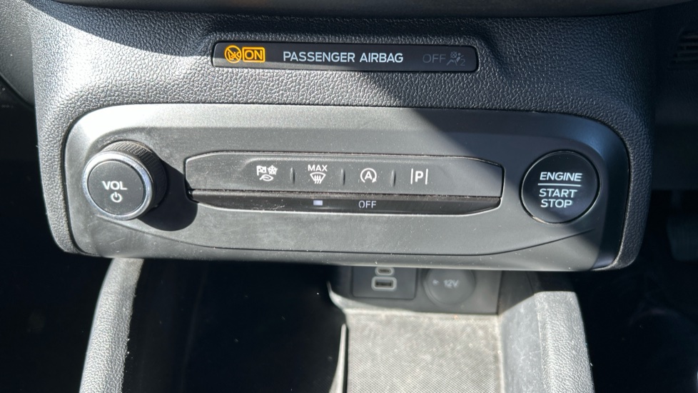 Ford Focus 1.0 EcoBoost Hybrid mHEV ST-Line 5dr Petrol Hatchback - Image 36