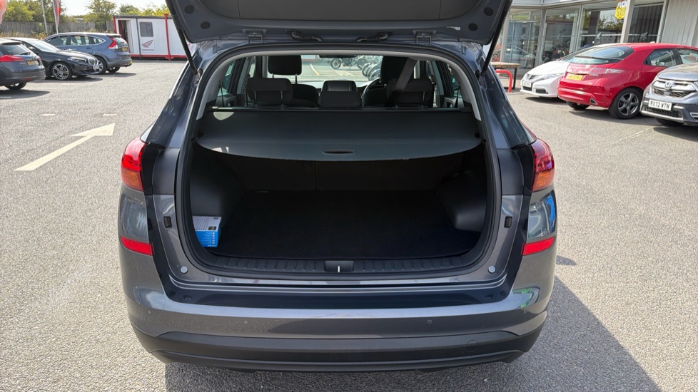 Hyundai TUCSON 1.6 GDi SE Nav 5dr 2WD Petrol Estate - Image 4