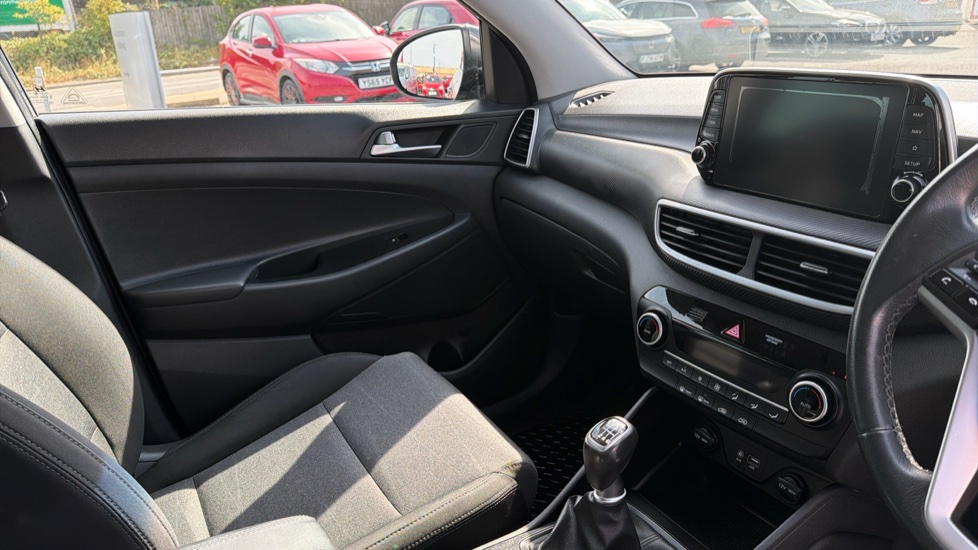 Hyundai TUCSON 1.6 GDi SE Nav 5dr 2WD Petrol Estate - Image 14