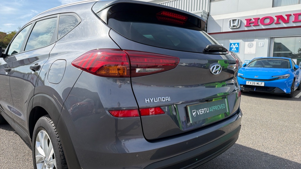 Hyundai TUCSON 1.6 GDi SE Nav 5dr 2WD Petrol Estate - Image 24