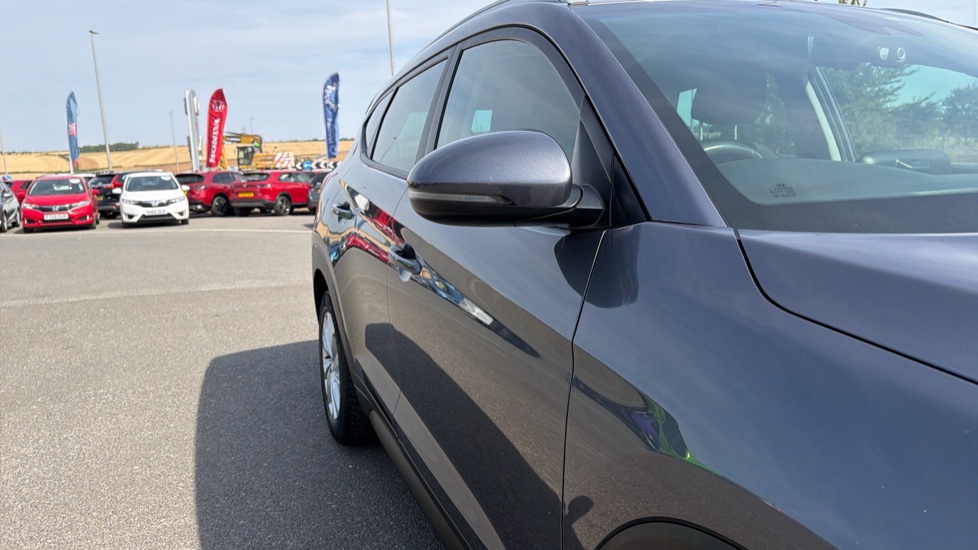 Hyundai TUCSON 1.6 GDi SE Nav 5dr 2WD Petrol Estate - Image 27