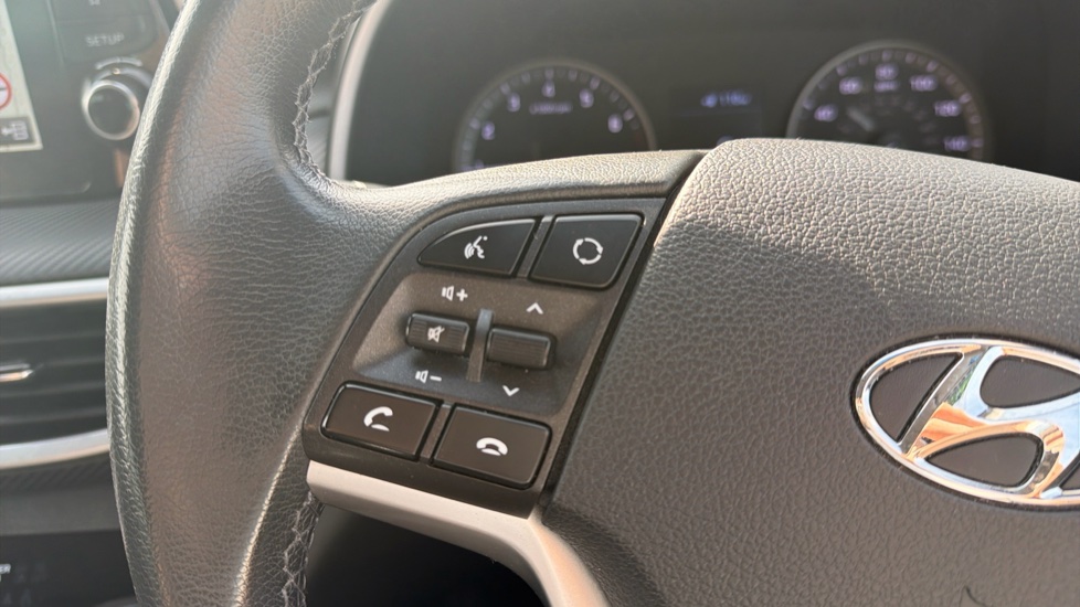 Hyundai TUCSON 1.6 GDi SE Nav 5dr 2WD Petrol Estate - Image 32