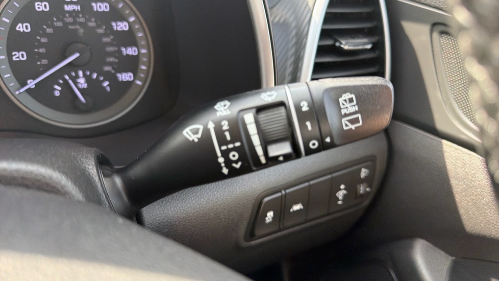 Hyundai TUCSON 1.6 GDi SE Nav 5dr 2WD Petrol Estate - Image 34