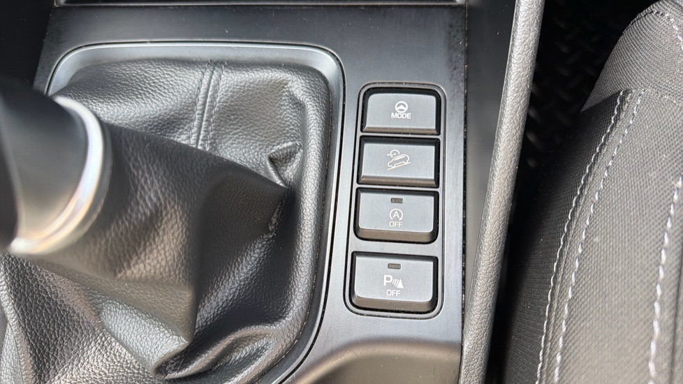 Hyundai TUCSON 1.6 GDi SE Nav 5dr 2WD Petrol Estate - Image 38