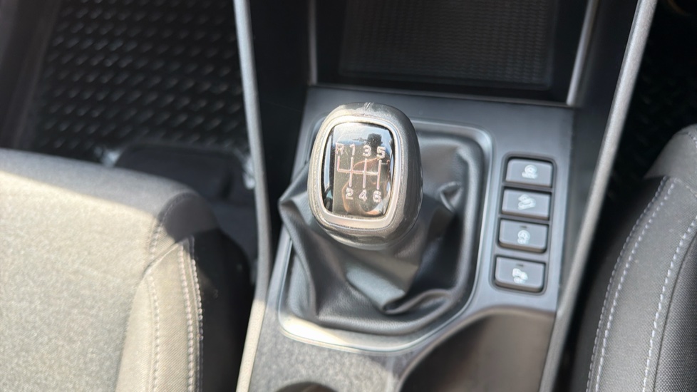 Hyundai TUCSON 1.6 GDi SE Nav 5dr 2WD Petrol Estate - Image 39