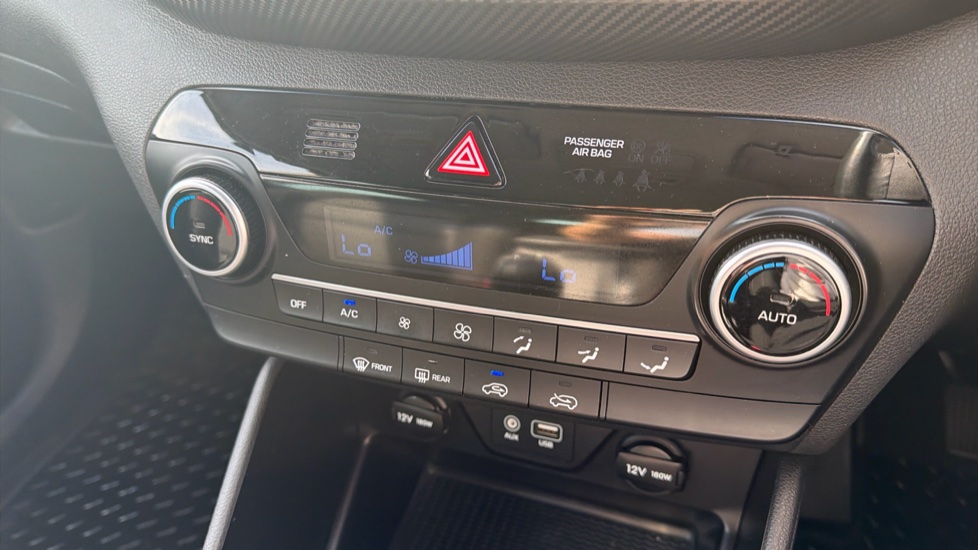 Hyundai TUCSON 1.6 GDi SE Nav 5dr 2WD Petrol Estate - Image 41
