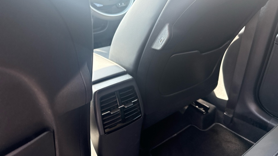 Kia Niro 1.6 GDi Hybrid 3 5dr DCT Hybrid Estate - Image 28