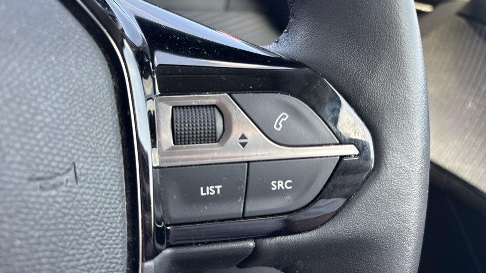 Peugeot 208 1.5 BlueHDi 100 Allure Premium + 5dr Diesel Hatchback - Image 23