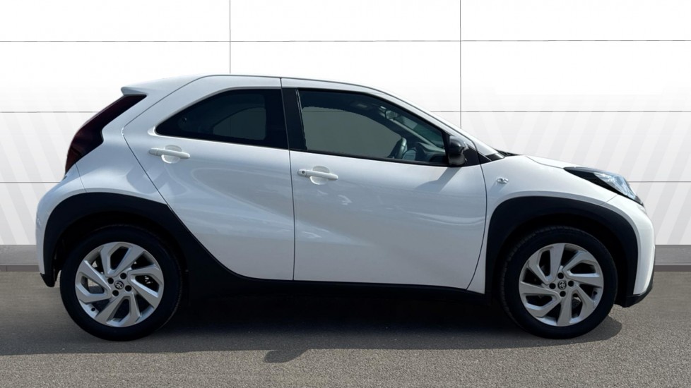 Toyota Aygo X 1.0 VVT-i Pure 5dr Petrol Hatchback - Image 5