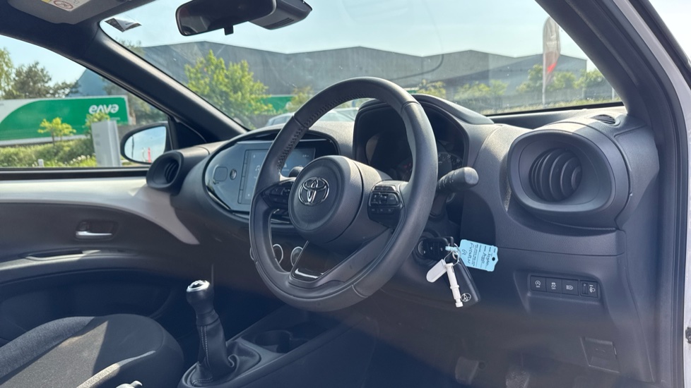 Toyota Aygo X 1.0 VVT-i Pure 5dr Petrol Hatchback - Image 11