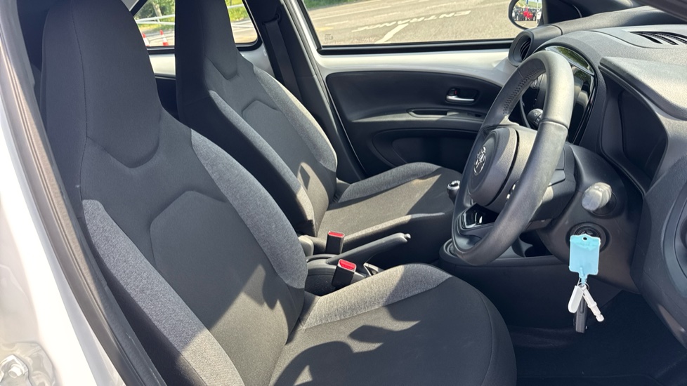 Toyota Aygo X 1.0 VVT-i Pure 5dr Petrol Hatchback - Image 36