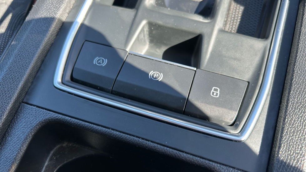 SEAT Leon 1.0 eTSI FR 5dr DSG Petrol Hatchback - Image 21