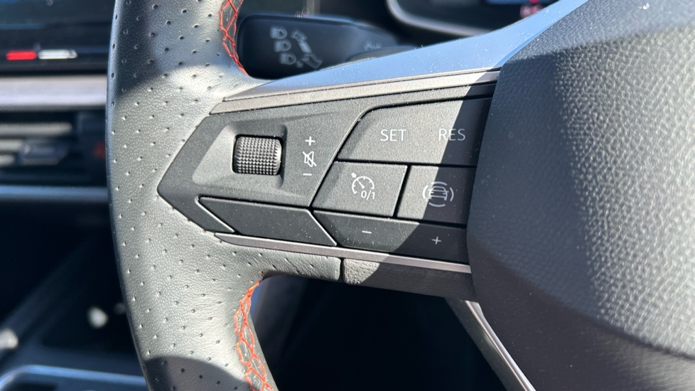 SEAT Leon 1.0 eTSI FR 5dr DSG Petrol Hatchback - Image 26