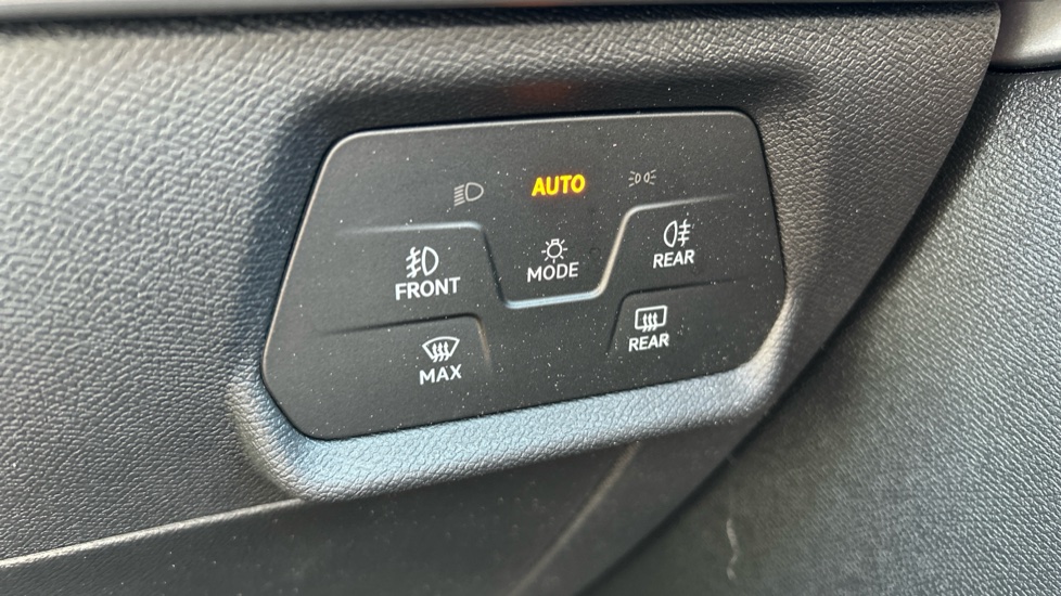 SEAT Leon 1.0 eTSI FR 5dr DSG Petrol Hatchback - Image 27