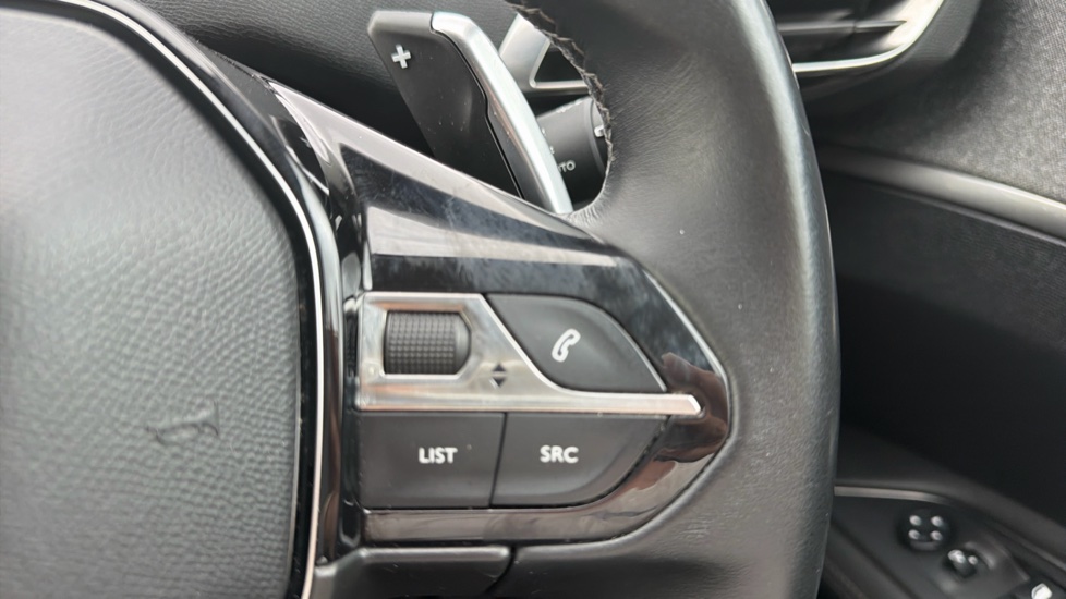 Peugeot 3008 1.2 PureTech Allure 5dr EAT8 Petrol Estate - Image 24
