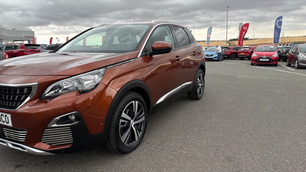Peugeot 3008 1.2 PureTech Allure 5dr EAT8 Petrol Estate - Image 39