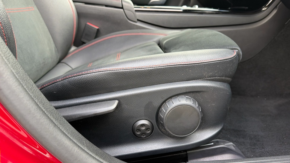 Mercedes-Benz A-Class A200 AMG Line Executive 4dr Auto Petrol Saloon - Image 24