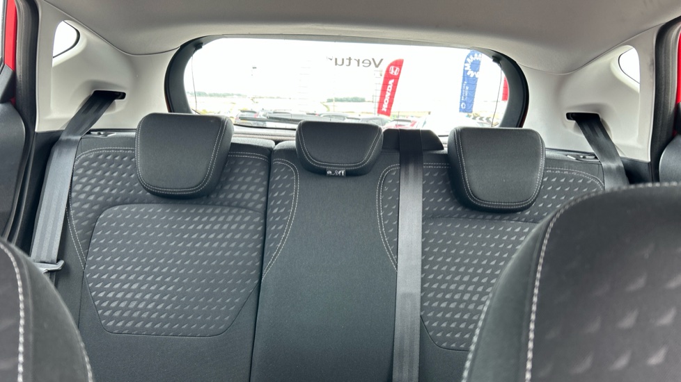 Ford Fiesta 1.1 Zetec 5dr Petrol Hatchback - Image 15
