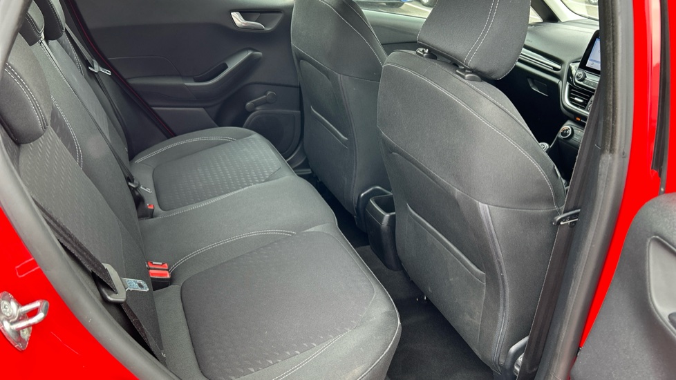 Ford Fiesta 1.1 Zetec 5dr Petrol Hatchback - Image 34