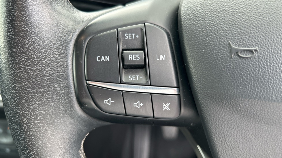 Ford Fiesta 1.1 Zetec 5dr Petrol Hatchback - Image 39