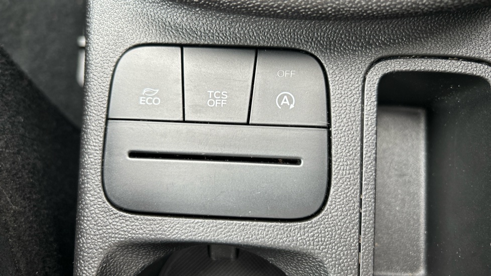 Ford Fiesta 1.1 Zetec 5dr Petrol Hatchback - Image 42
