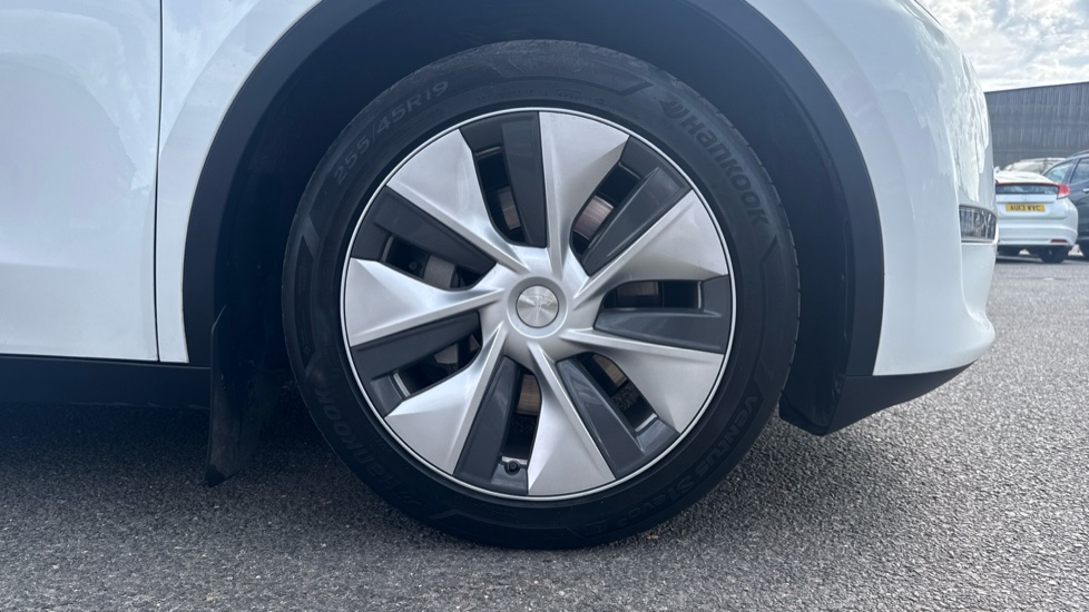 Tesla Model Y Long Range AWD 5dr Auto Electric Hatchback - Image 7